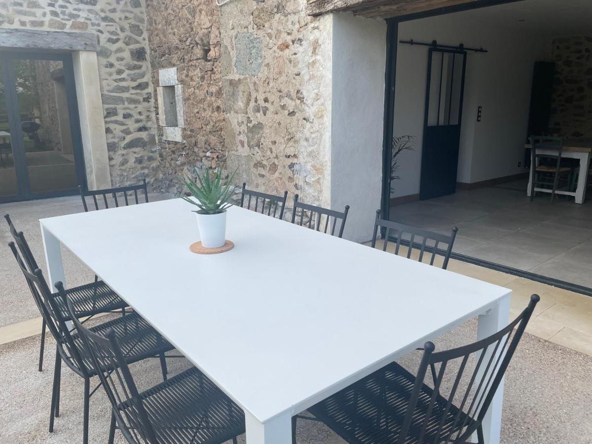 Saint-Quentin-sur-Charente Gite A La Campagne Au Bord D'Un Lac 8 Personnes מראה חיצוני תמונה